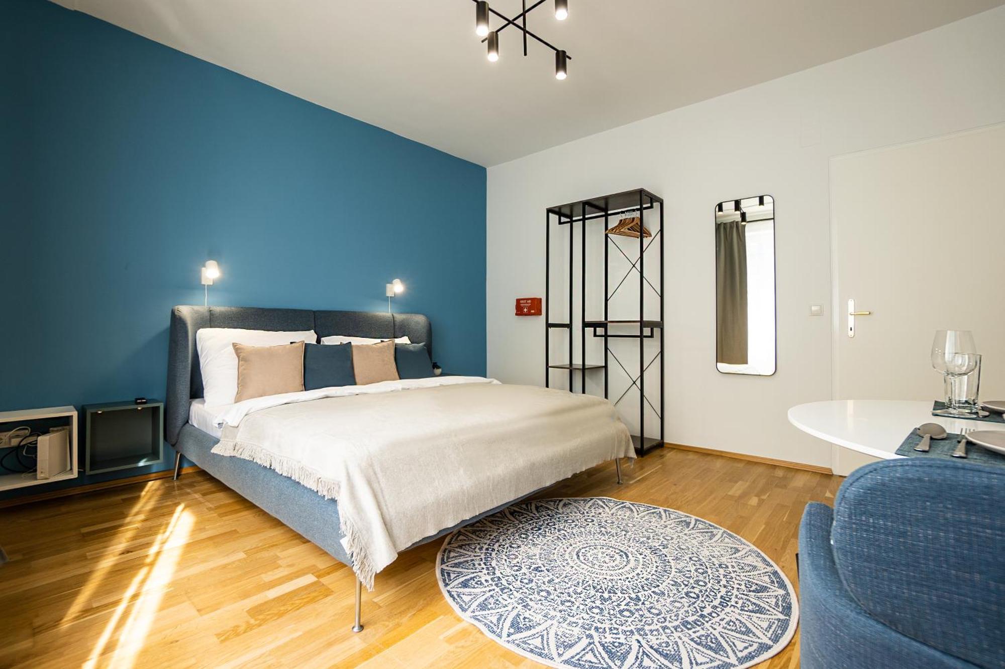 Bright Stylish In A Location Apartment *