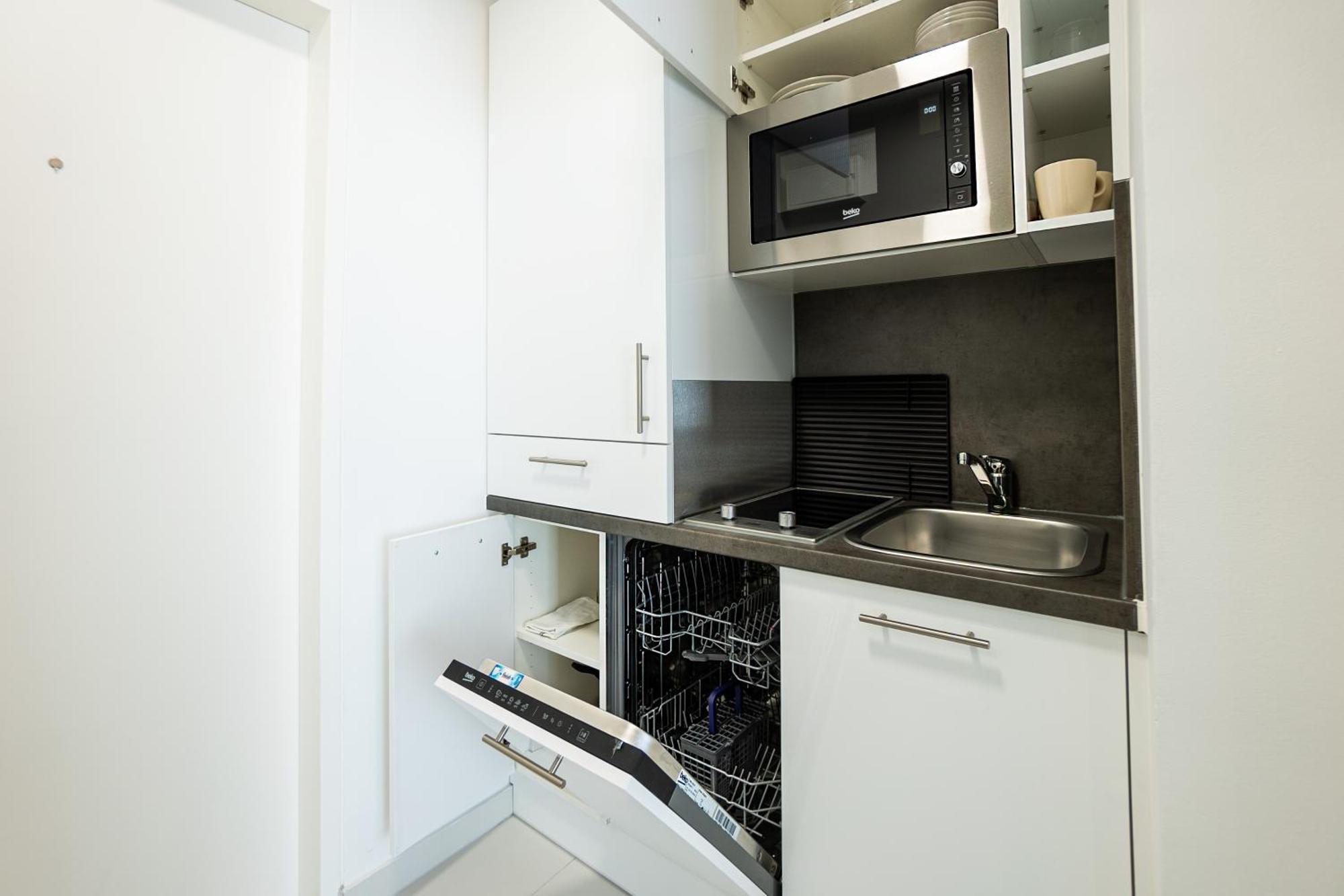 Bright Stylish In A Location Apartment *