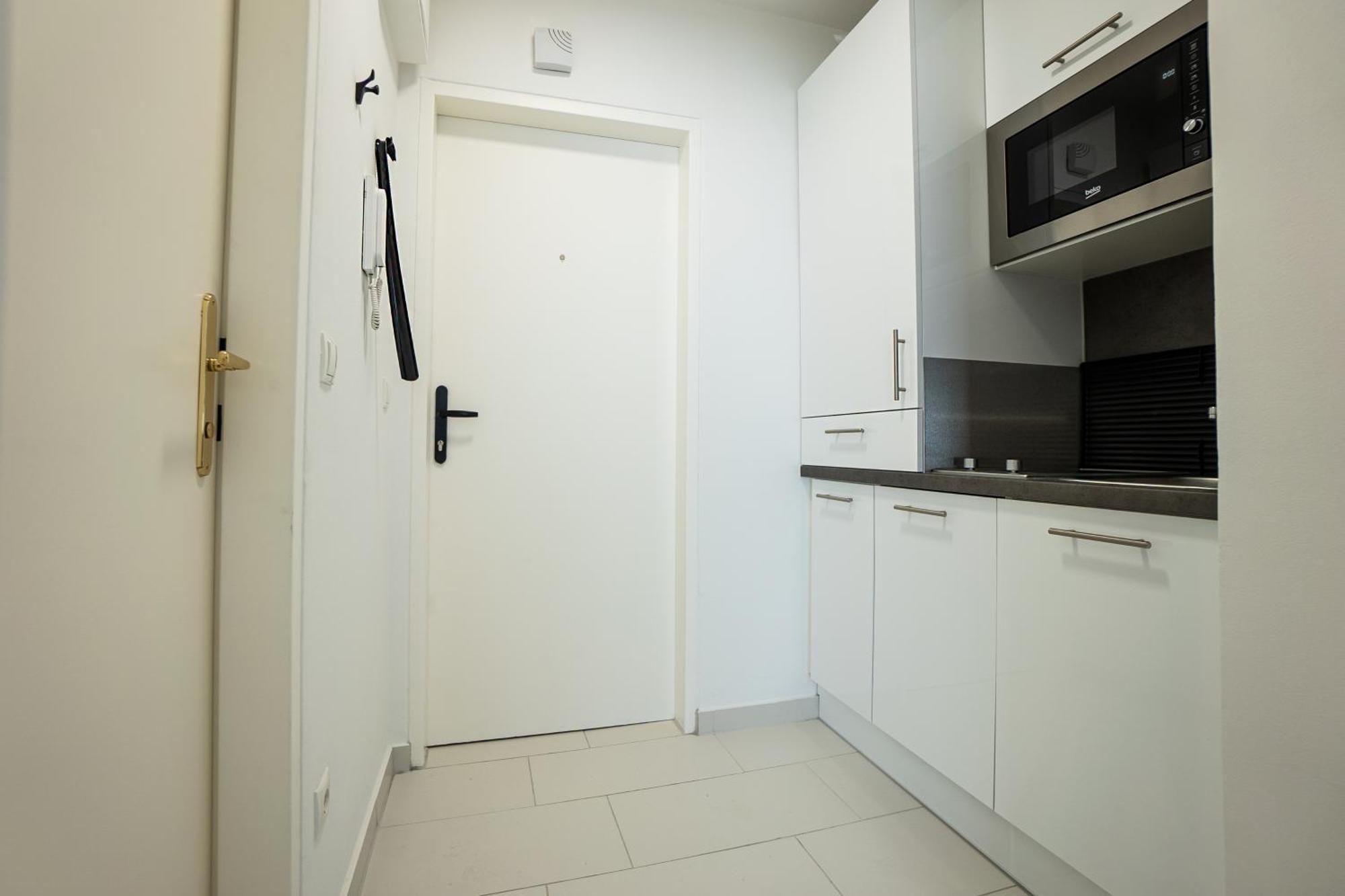 Bright Stylish In A Location Apartment Vienna